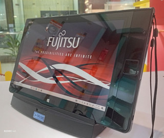 تبلت ویندوزی فوجیتسو ژاپن مدل Q704 رم 4 هارد 128 core i5
